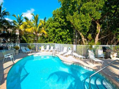 Anna Maria Island Steps to Beach Town Home for Rent